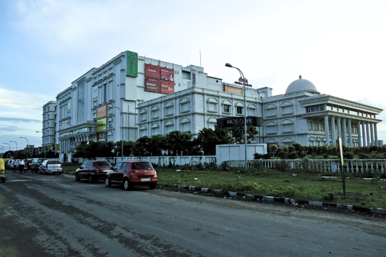 Axis Mall, Newtown