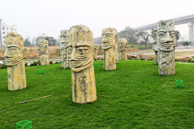 21 Pillars, Newtown, Akankha,